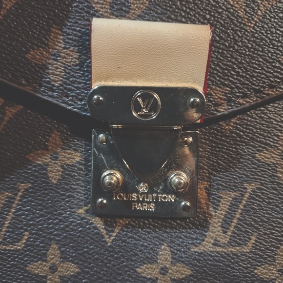 “Louie Vuitton pochette Métis “ Monogram HandBag - Picture 1 of 3